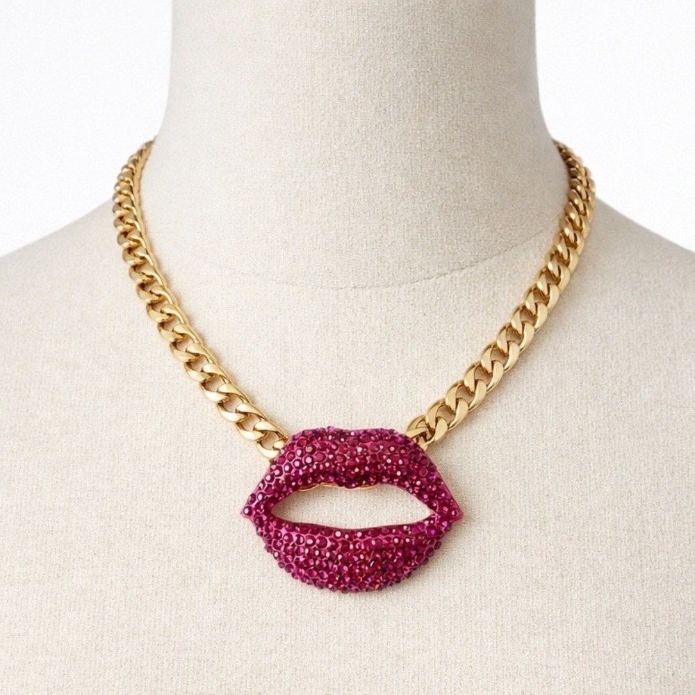 New Natasha Fuchsia Pink Rhinestone Lip Pendant Gold Tone Curb Chain Necklace